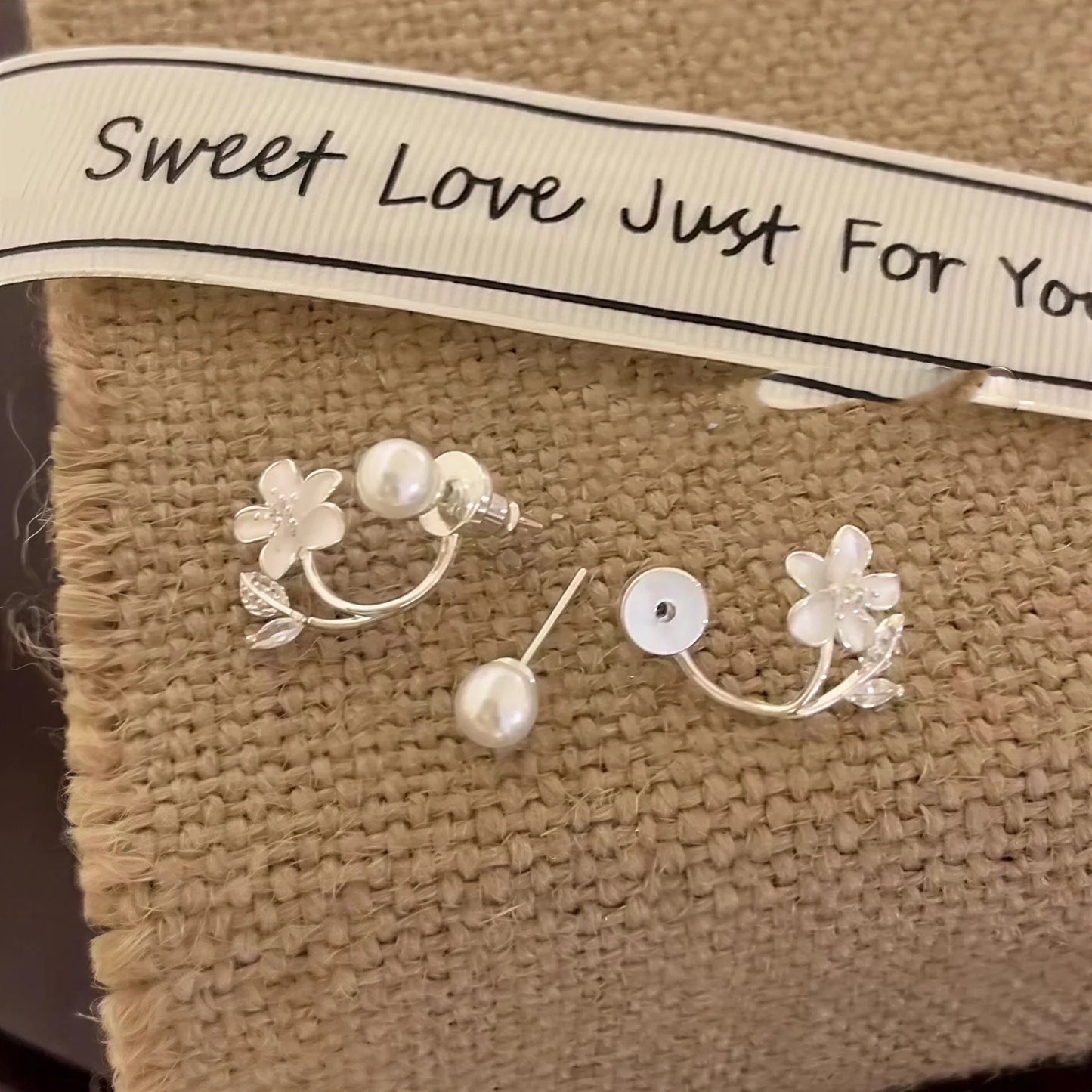 🎀Ätherische Blütenohrringe: Ohrringe aus Sterlingsilber mit Blume und Perle für Damen