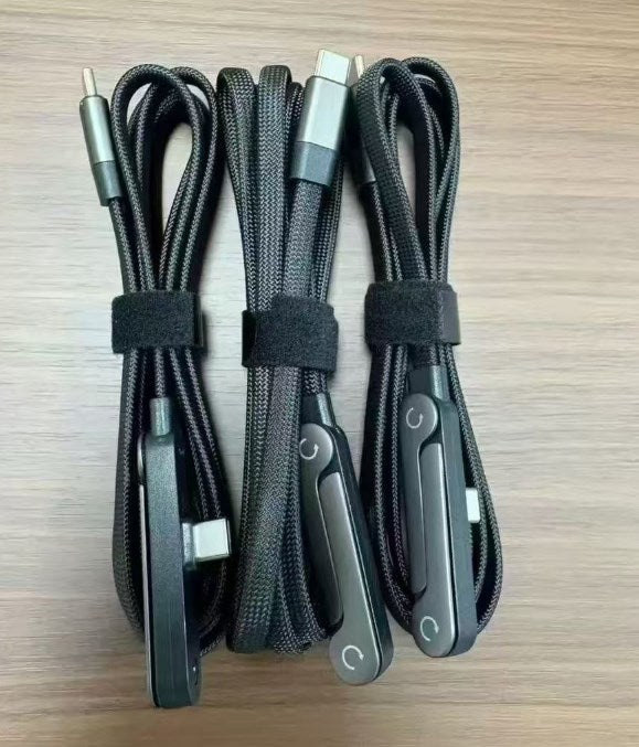 2-in-1 240-W-Schnellladegerät & faltbarer Handyständer: USB-C–USB-C – Videos ansehen und gleichzeitig laden – Kompatibel mit iPhone 15–17, Huawei, Xiaomi, Honor