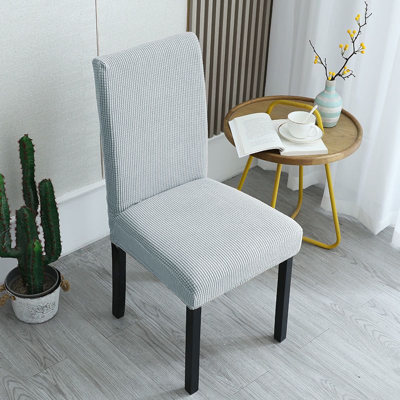 Stuhlhussen – verleihen Sie einem alten Stuhl im Handumdrehen einen neuen und frischen Look!